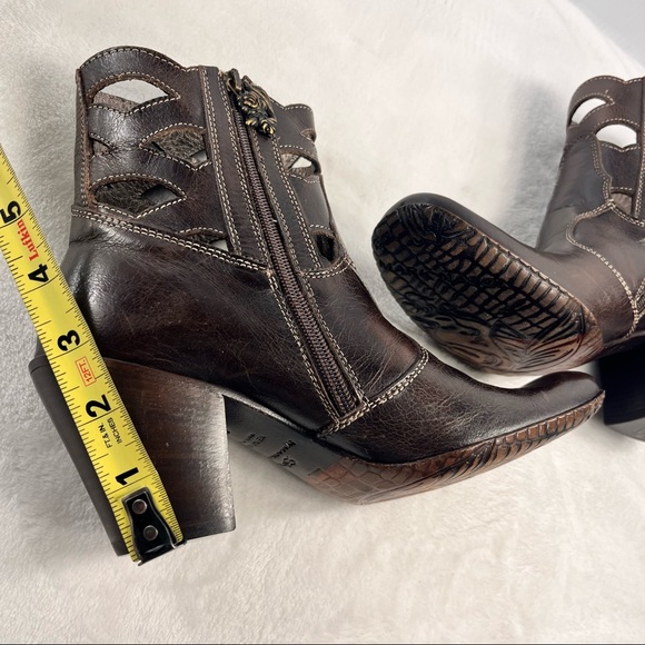 SIREN by MARK NASON Brown Leather Cutout Ankle Boots - Picture 10 of 10